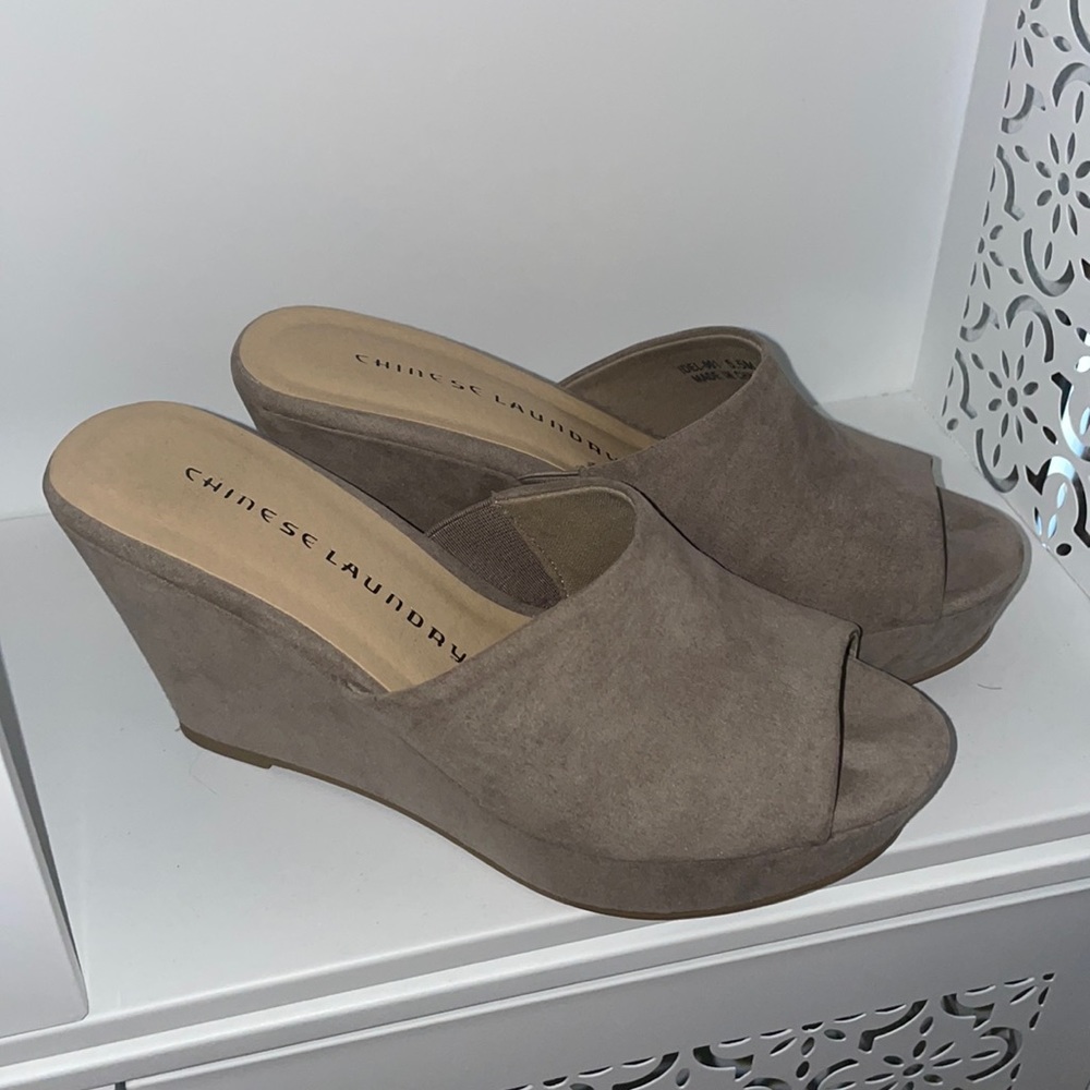 Suede tan Chinese Laundry wedge sandals 😊